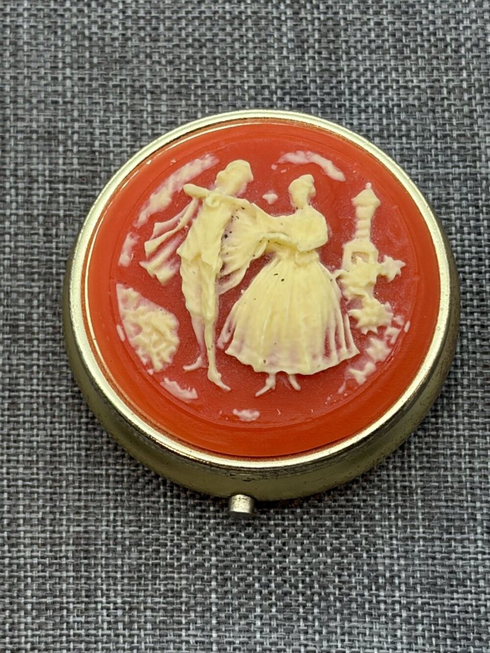 Retro Round Pill Box 2 In As Is Gold Victorian Dancing Couple Relief Cameo